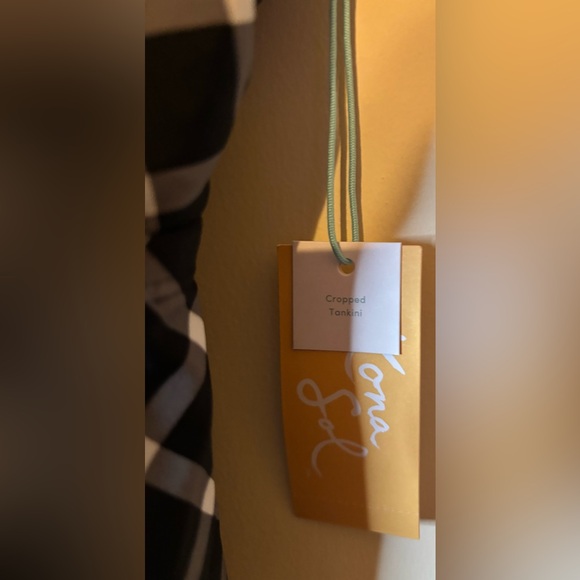 Stylish Black and White Checkered Women's Cropped Tankini-size 3X - Picture 7 of 7